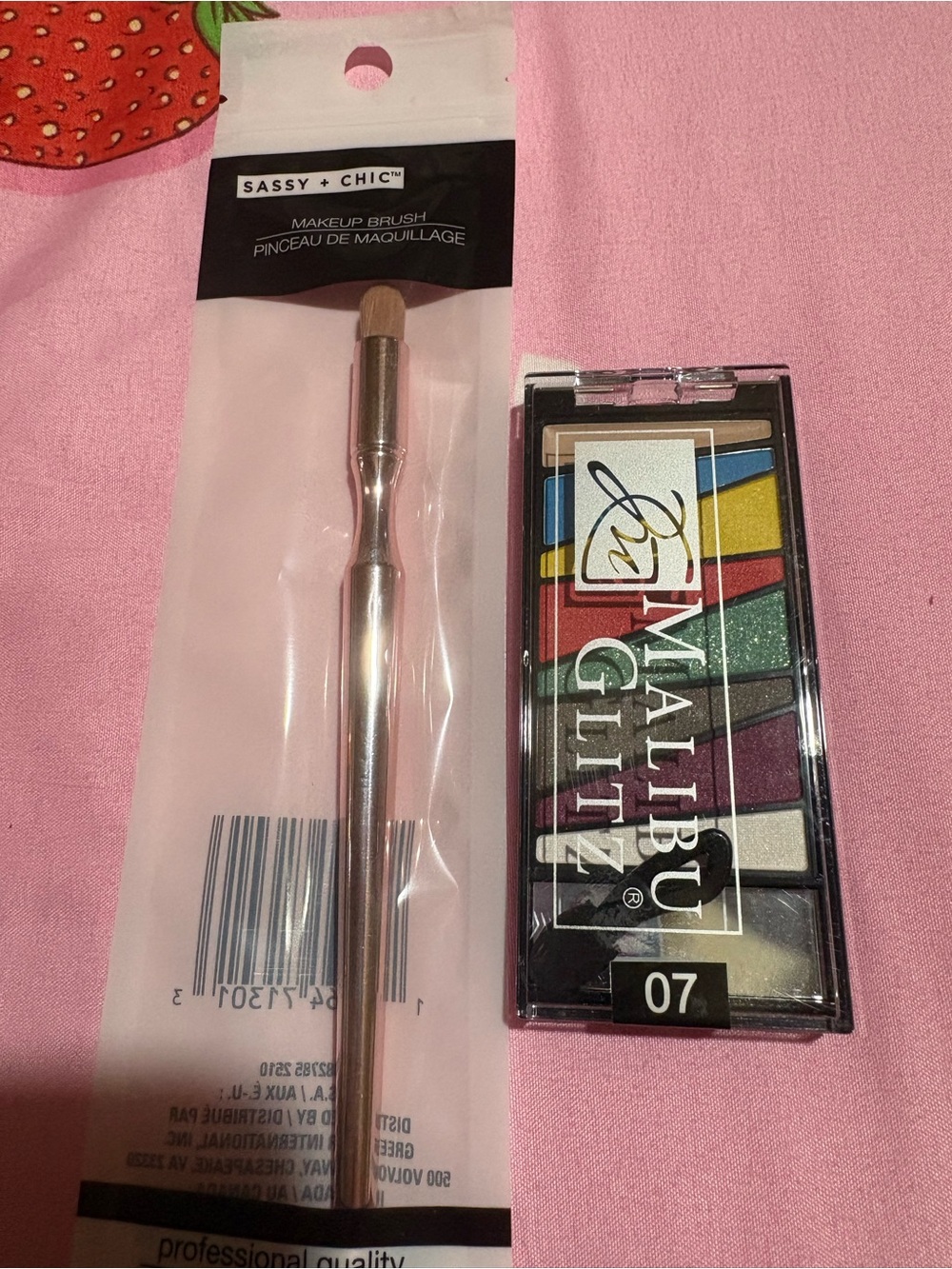 Malibu Glitz 07 Multicolor Eyeshadow Palette — Vibrant Bold Shades